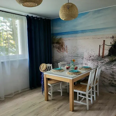 Trzecie Drzwi Po Lewej 아파트